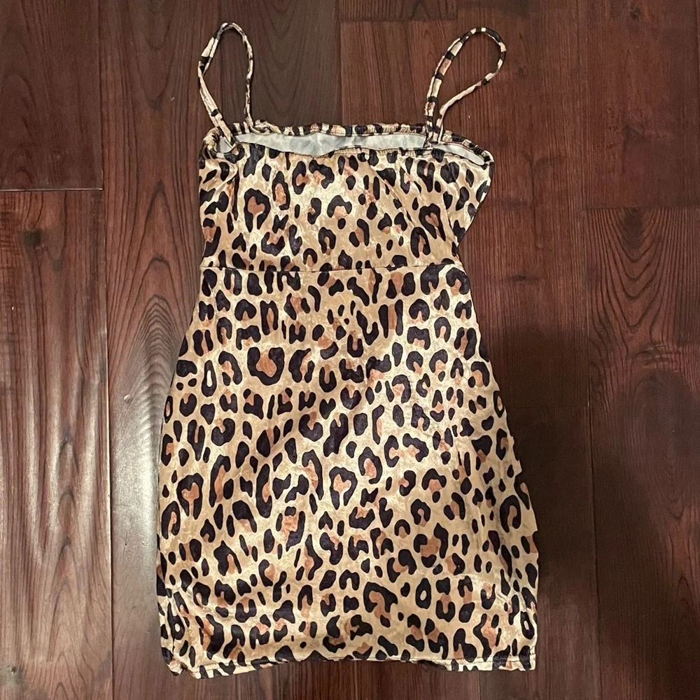 ASOS Rokoko cheetah velvet wrap dress - Picture 6 of 6